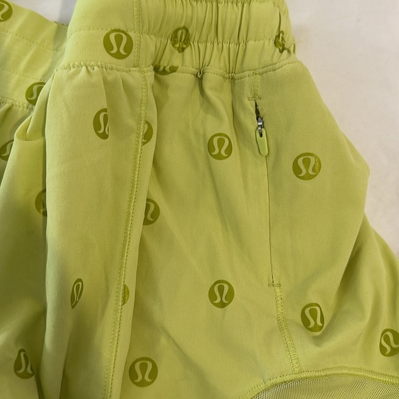 Lululemon shorts size 2 - Picture 4 of 4